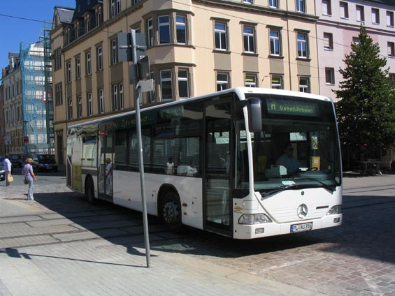 Jediná mìstská autobusová linka dokládá, že Plauen je opravdu Tramvajové mìsto.