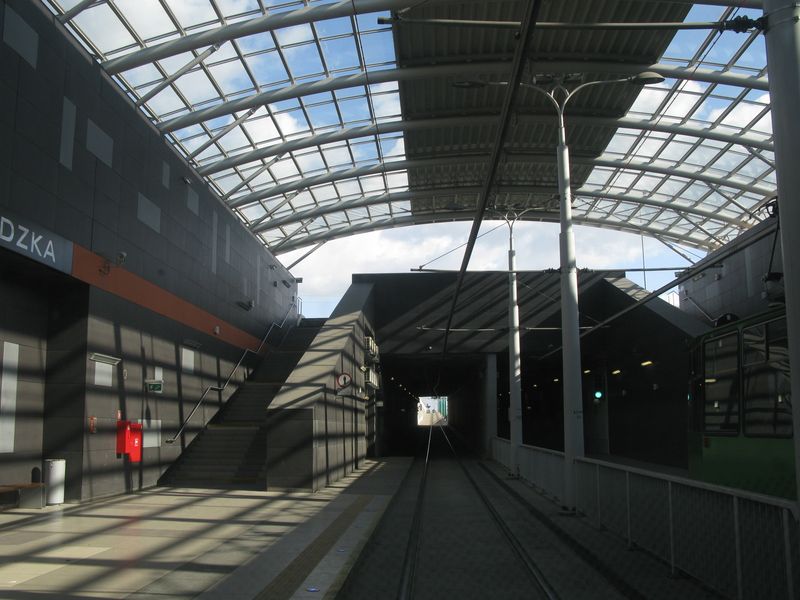 Jedna ze dvou podzemních stanic nového tramvajového úseku do ètvrti Franowo.