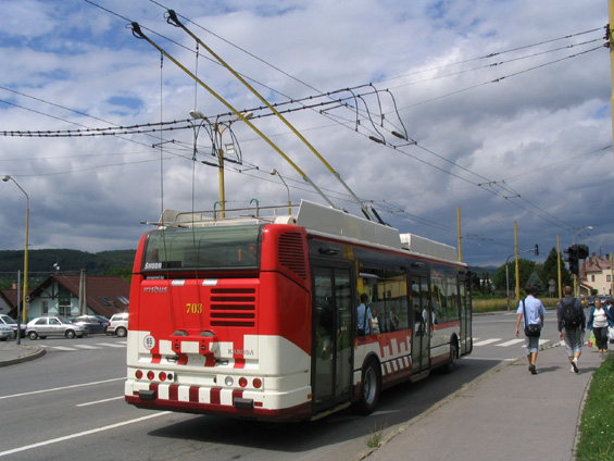 Škoda 24Tr na lince 1. V èervenci dorazil již osmý nízkopodlažní trolejbus.