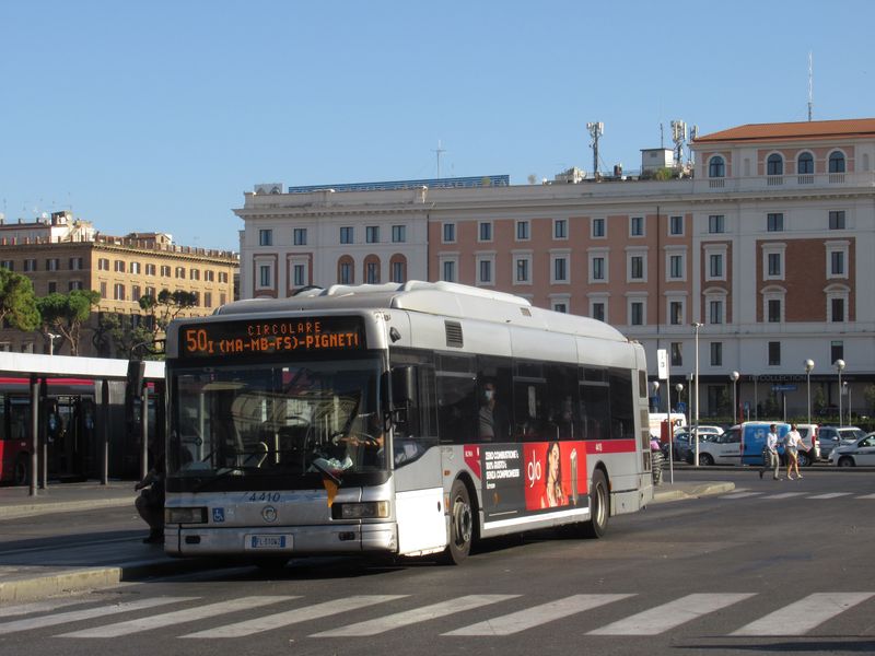 I pøes mohutnou obnovu autobusù více než 770 vozidly v posledních 3 letech lze stále v Øímì potkat i nejstarší Mercedesy Citaro i typické vozy CityClass od Iveca s plynovým pohonem, které byly dodány v letech 2006-8 v poètu 400 kusù.
