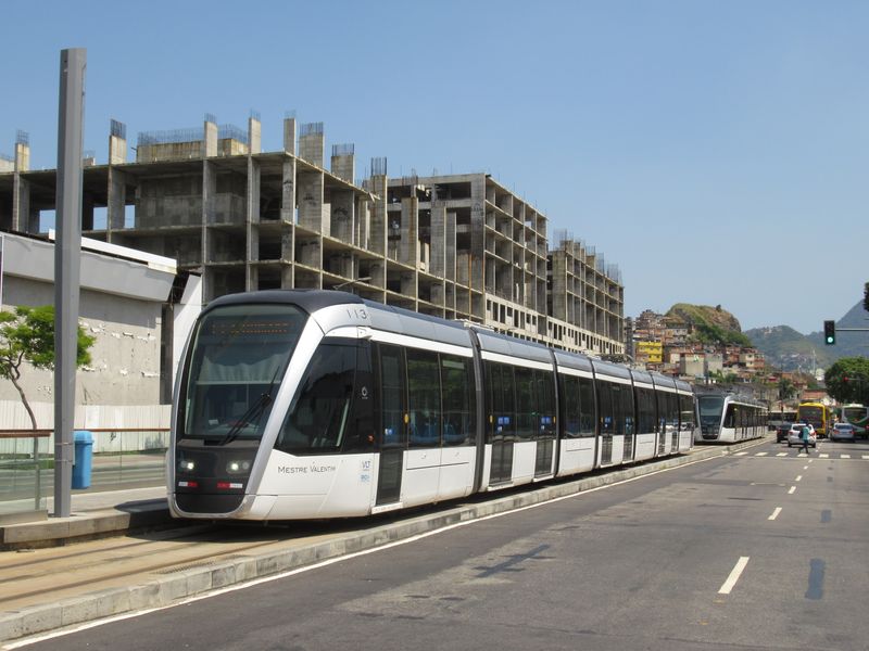 Koneèná linek 1 a 2 Rodoviária severozápadnì od centra u nejvìtšího autobusového nádraží v Riu. Obì linky mají ve špièce interval cca 6 minut. K dispozici je 32 tramvají Alstom Citadis 402.