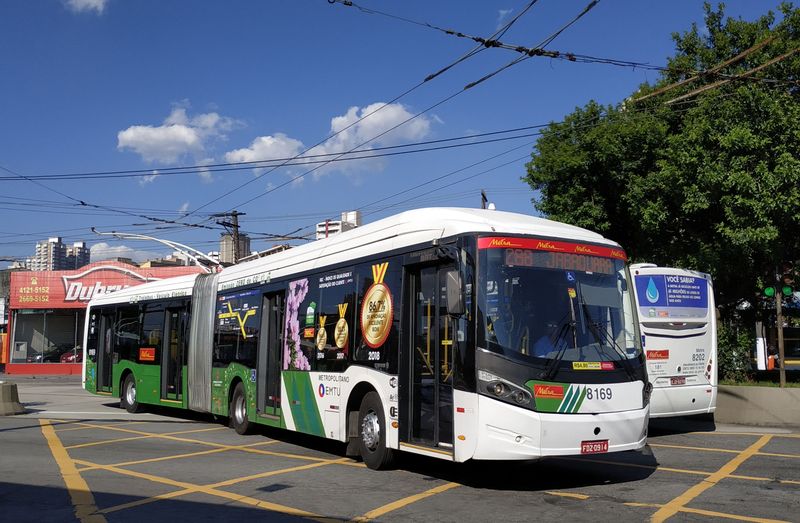 V pøímìstské trolejbusové síti EMTU jezdí cca 80 trolejbusù, z toho 20 tìchto nejnovìjších kloubových znaèky Caio s podvozky Mercedes-Benz z roku 2013. Všechny trolejbusy provozuje pro státní firmu EMTU dopravce Metra.