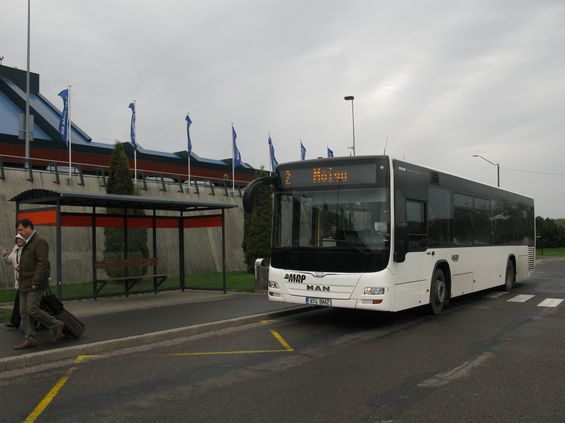 Nìkteré mìstské linky neprovozuje mìstský dopravce TLT, ale soukromý MRP. Používá jednak ojeté autobusy ze Skandinávie èi turecká Connecta, ale kupuje také nové autobusy MAN ve standardní i kloubové verzi. Dopravce MRP provozuje také linku 2 na letištì, které leží pomìrnì blízko centru Tallinu.