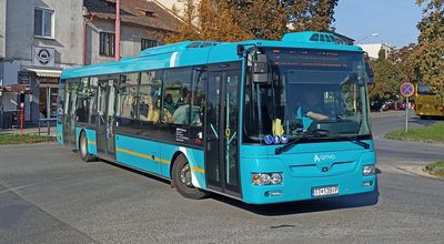 Kousek od Bratislavy le slovensk okresn i krajsk msto Trnava. Rovinat msto s nkolika sdliti, nevelkm historickm centrem, prmyslovmi podniky i dvma univerzitami, le v rovinat krajin...