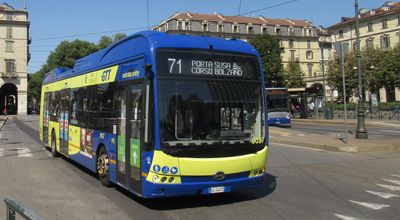 Druh nejvt severoitalsk msto v Pdsk nin sice pat mezi nejvt a nejvysplej msta Itlie, pesto je mstn mstsk doprava dvoj kvalitou diametrln odlin od sousednho Milna. Nat...