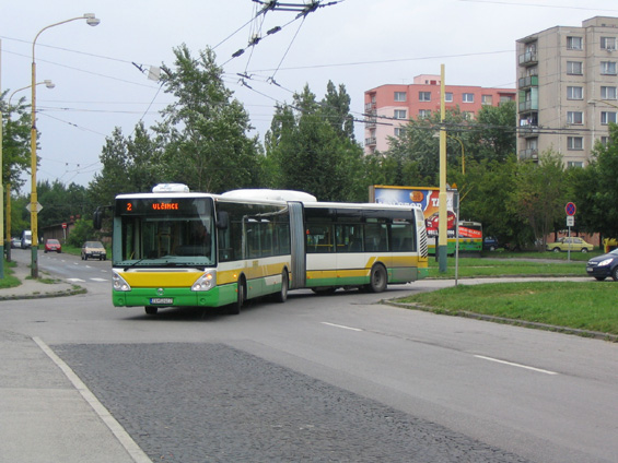 Do zastávky Matice slovenskej zajíždí i autobusová linka 2 v podání kloubového Citelisu.